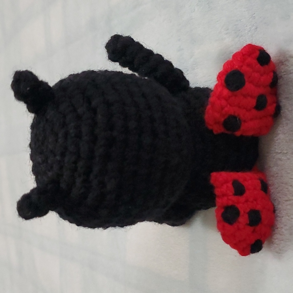 AMIGURUMI LADYBUG ๐ - Picture 2 of 6